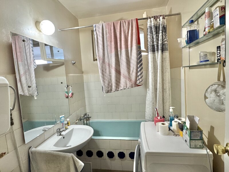 Titan, apartament 3 camere, etaj 2, bloc anvelopat, Niculae Sebe.