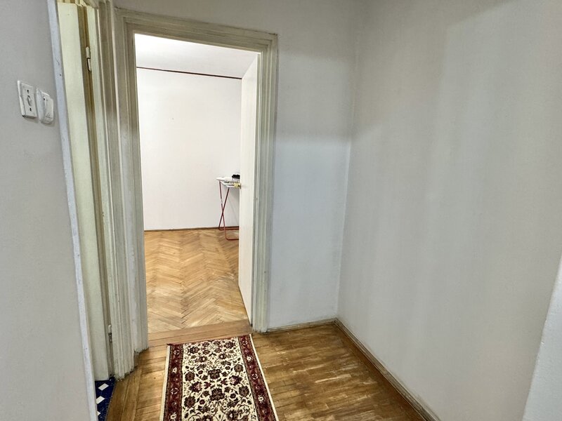 Titan, apartament 3 camere, etaj 2, bloc anvelopat, Niculae Sebe.