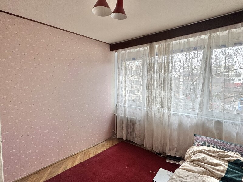 Titan, apartament 3 camere, etaj 2, bloc anvelopat, Niculae Sebe.