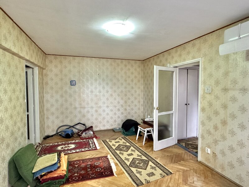 Titan, apartament 3 camere, etaj 2, bloc anvelopat, Niculae Sebe.